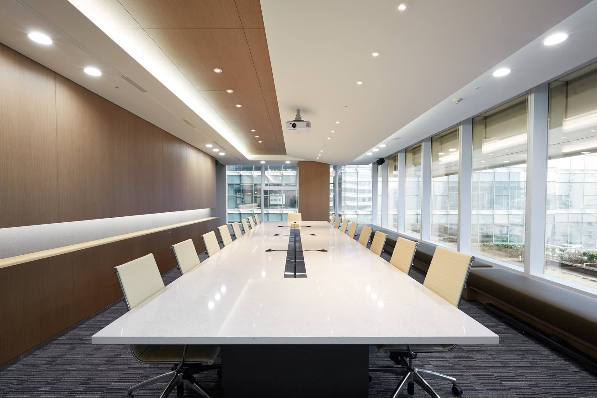 meeting2.jpg